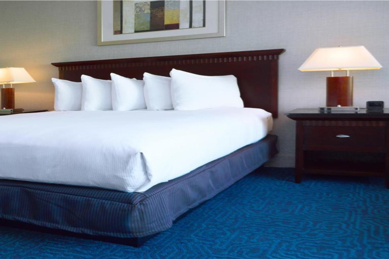Hotel Doubletree By Hilton Newark-Fremont Extérieur photo