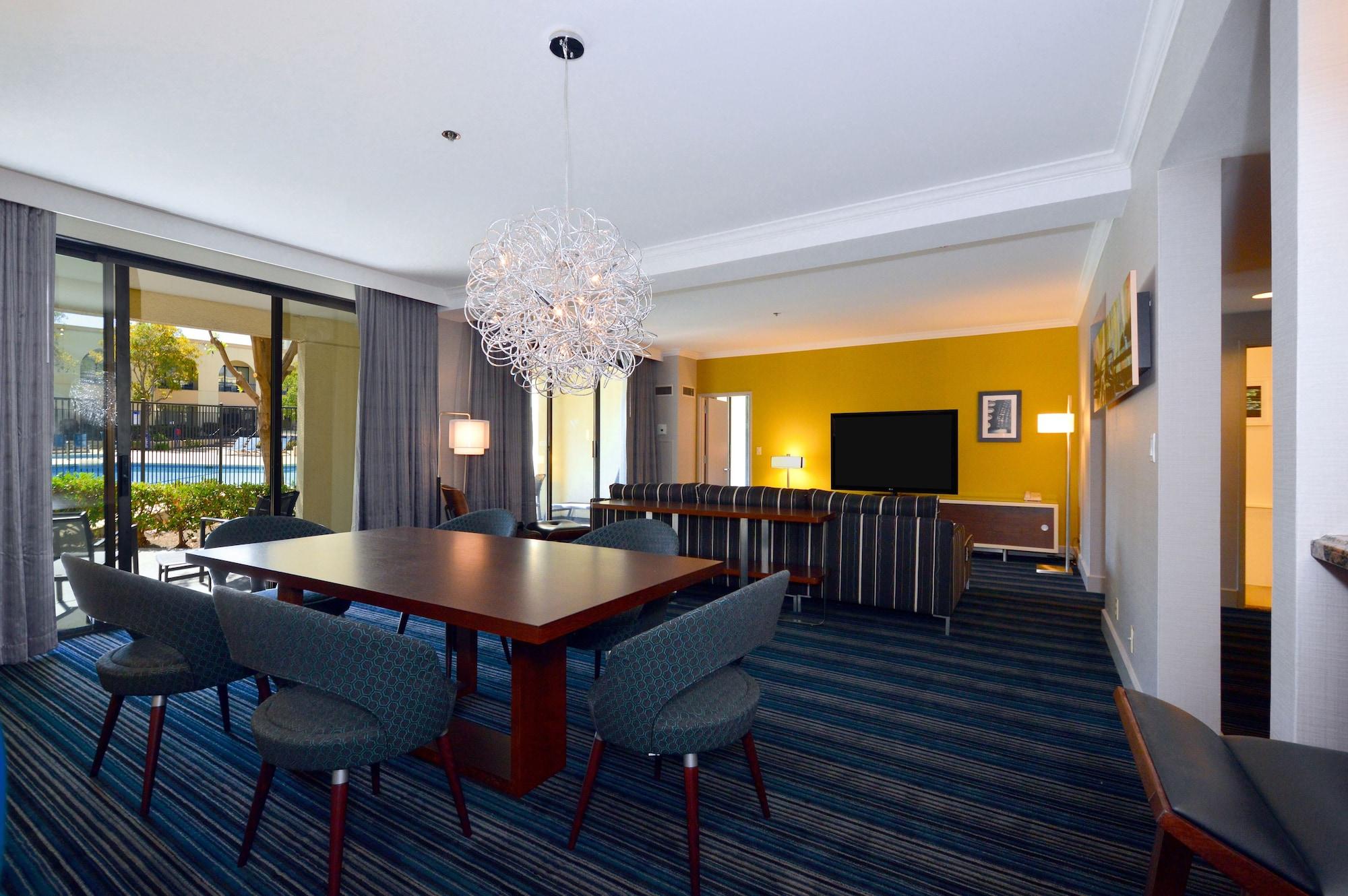 Hotel Doubletree By Hilton Newark-Fremont Extérieur photo