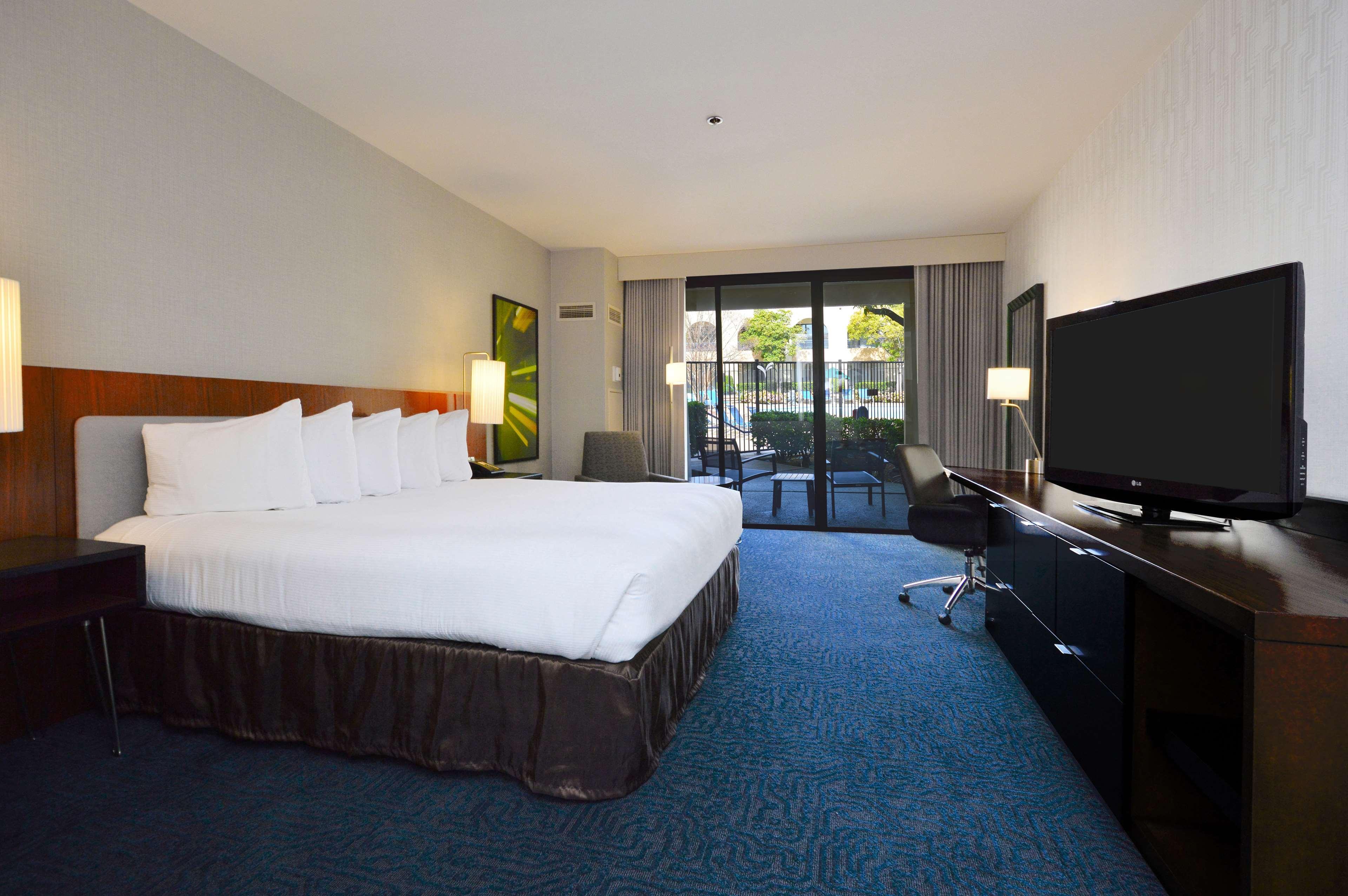 Hotel Doubletree By Hilton Newark-Fremont Extérieur photo