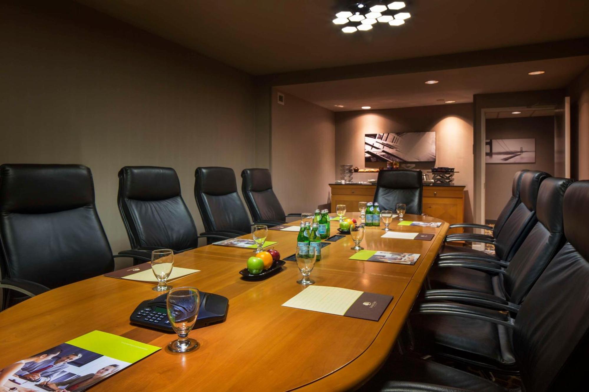 Hotel Doubletree By Hilton Newark-Fremont Extérieur photo
