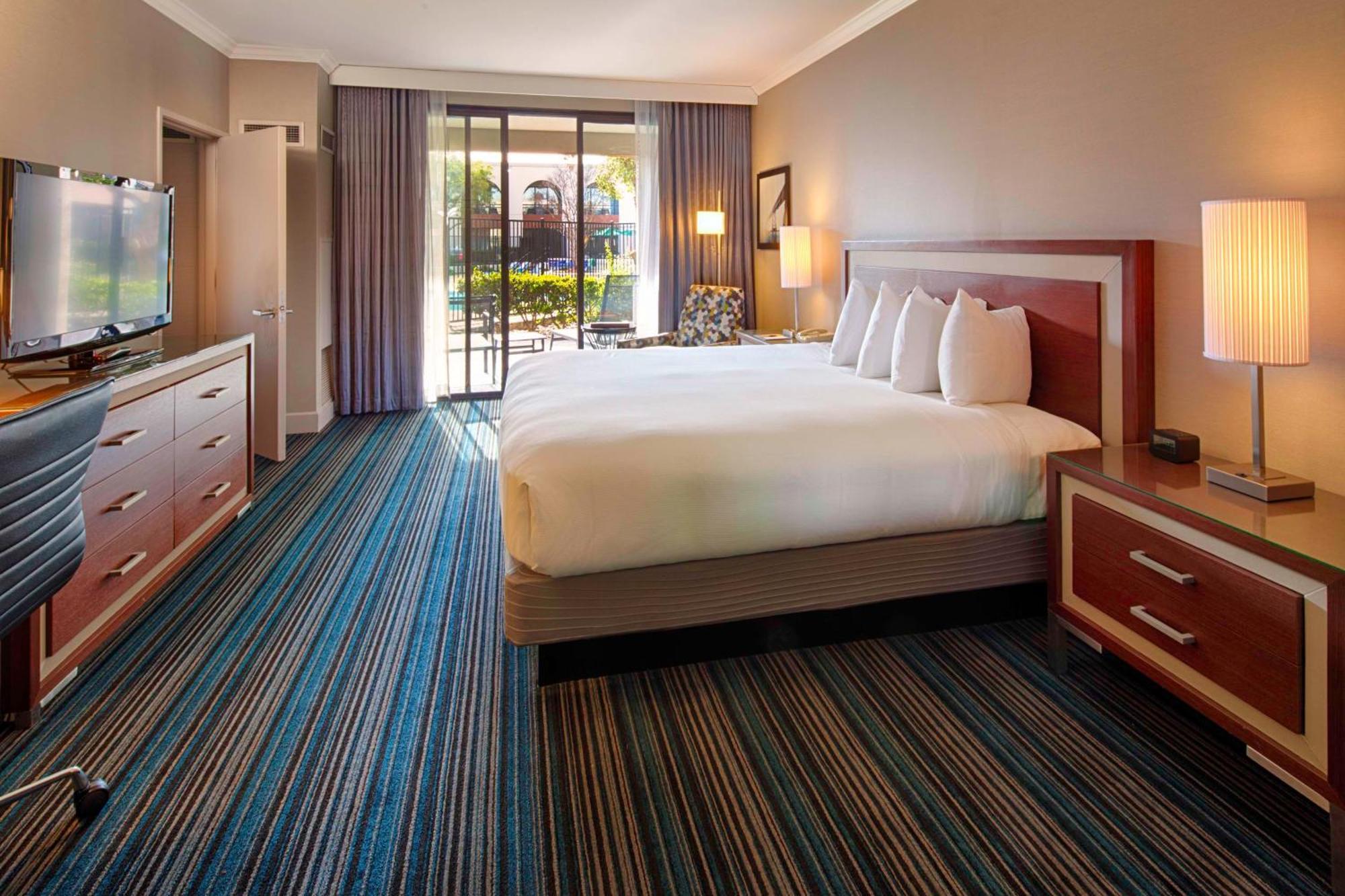 Hotel Doubletree By Hilton Newark-Fremont Extérieur photo