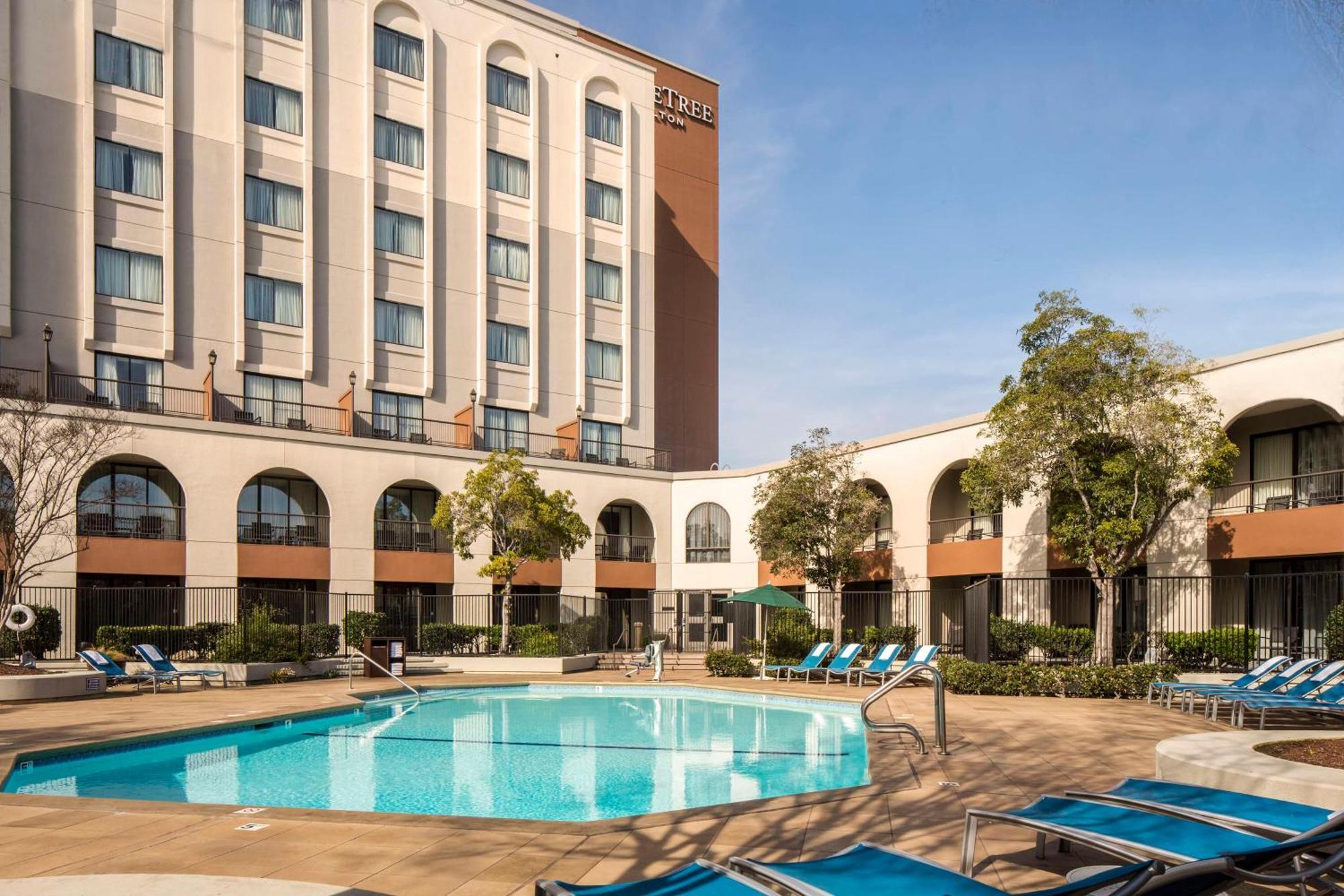 Hotel Doubletree By Hilton Newark-Fremont Extérieur photo