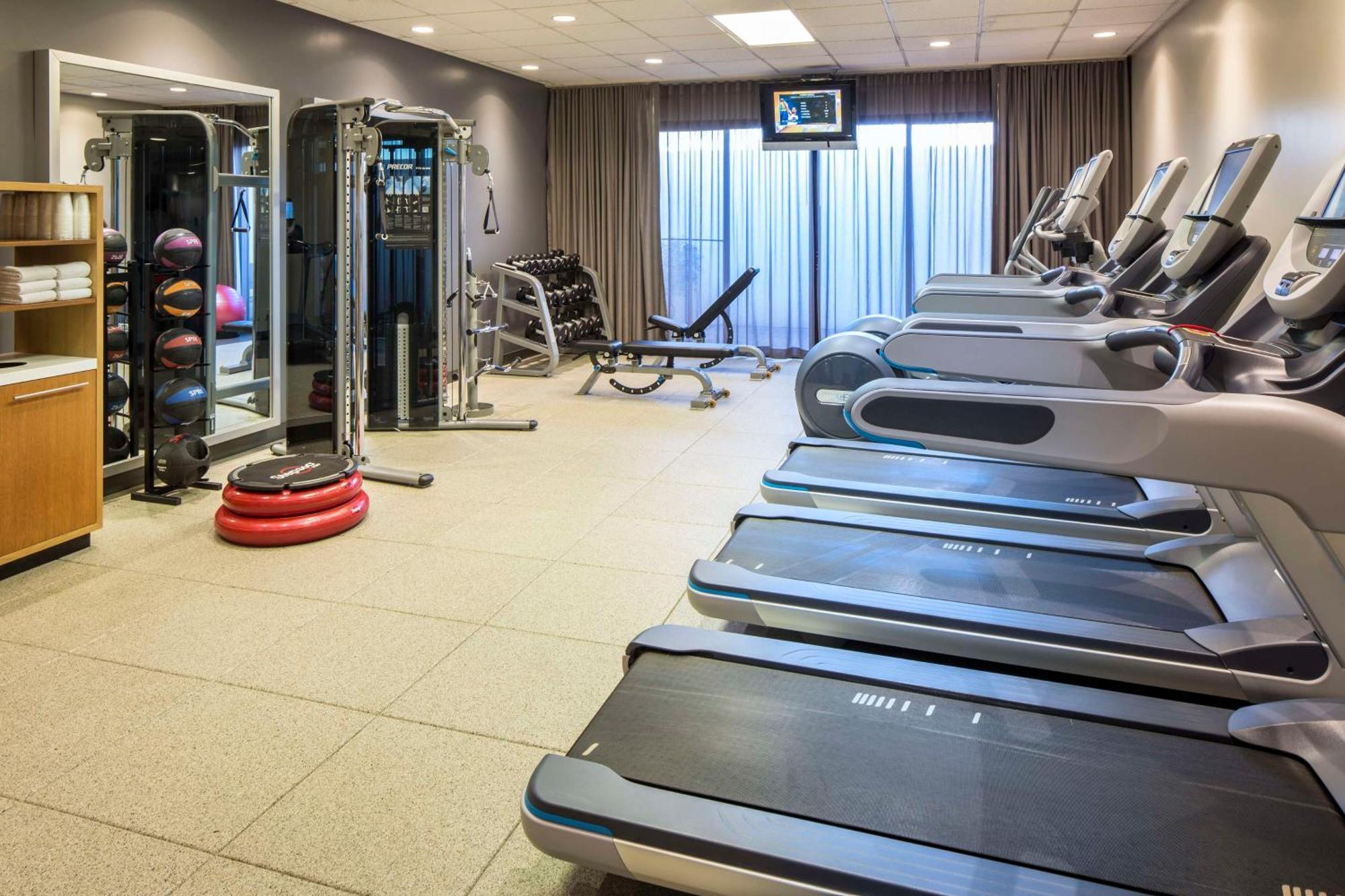 Hotel Doubletree By Hilton Newark-Fremont Extérieur photo